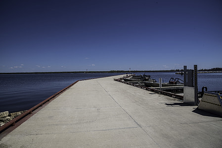 Long Boat Dock out into Lake Winnipeg thumbnail