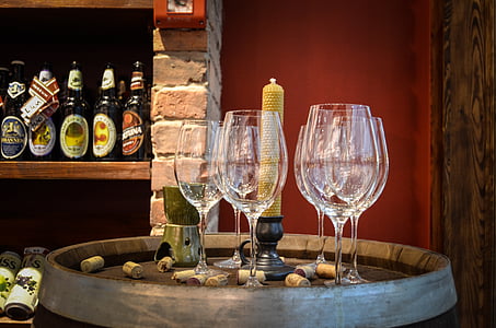 clear wine glasses thumbnail