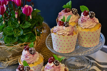 cupcakes with berry on top thumbnail