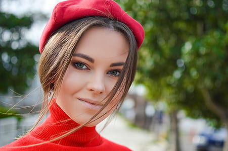 portrait photo of woman thumbnail