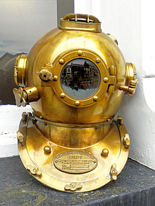 vintage diving helmet thumbnail