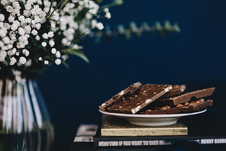 Close up a nut chocolate bar thumbnail