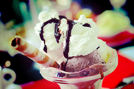 sundae on cup thumbnail