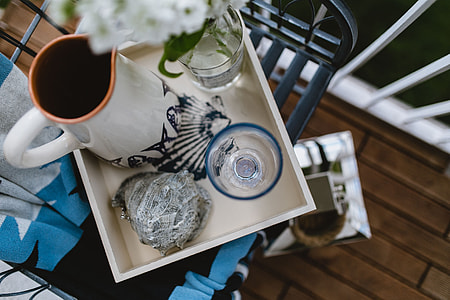 Seaside Style: Nautical Balcony Decor thumbnail