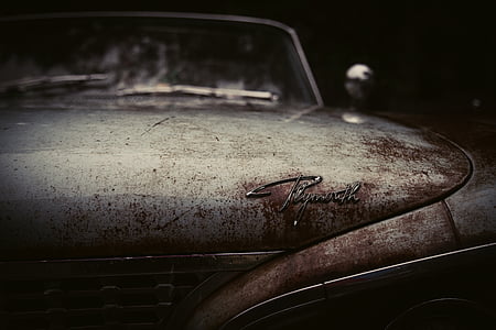 closeup photo of brown Plymouth car thumbnail