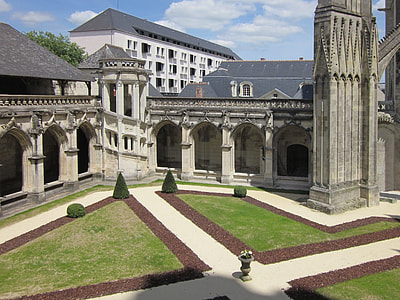 St Gatien Cathedral thumbnail