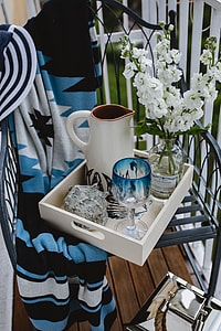 Seaside Style: Nautical Balcony Decor thumbnail
