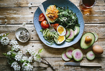 vegetable salad with boiled eggs thumbnail