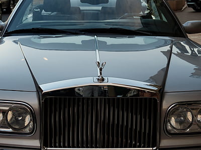 Silver Rolls Royce car thumbnail