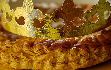gold-colored tiara thumbnail