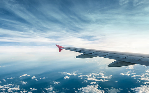 white airliner thumbnail