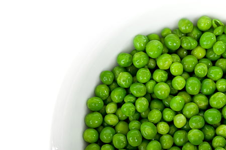 green peas in white bowl thumbnail