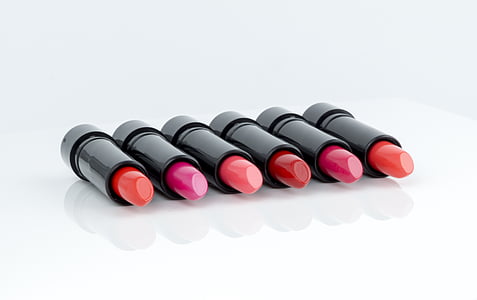 pink and red lipsticks thumbnail