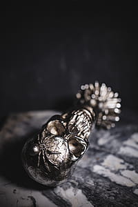 Halloween Skulls Decorations thumbnail