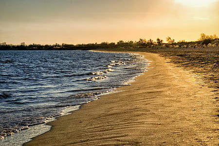 landscape photo of seashore thumbnail