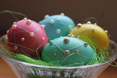 blue and red egg artwork thumbnail