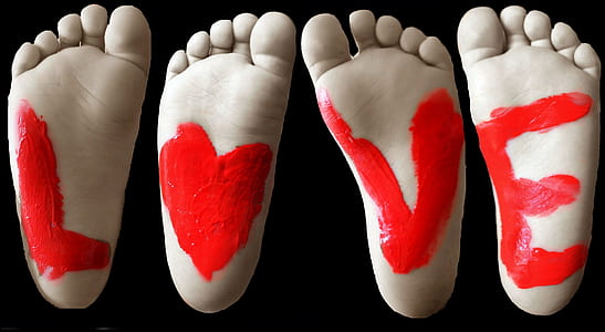 two feets with L, O, V, and E text on each thumbnail