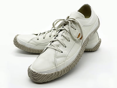 white low-top sneakers thumbnail