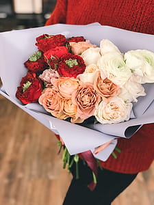 Red, Peach, and White Roses Bouquet thumbnail