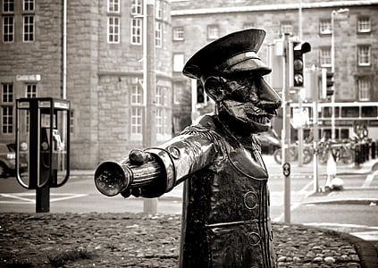 soldier statue on sidewalk thumbnail