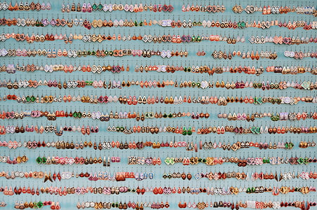 assorted-color earrings lot thumbnail