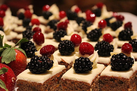 cake with berry toppings thumbnail
