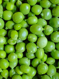 green peas close-up photo thumbnail