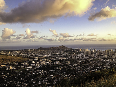 Honolulu under the skies in Hawaii thumbnail