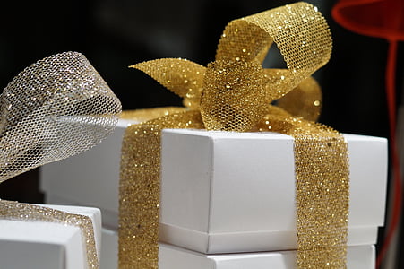 white box with brown ribbons thumbnail