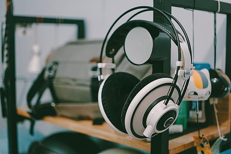 White And Black Wireless Headphones thumbnail