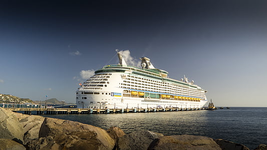 white cruise ship thumbnail
