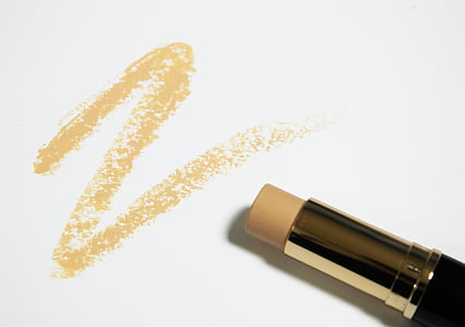 nude lipstick thumbnail