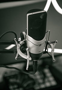 selective focus photography of condenser microphone thumbnail