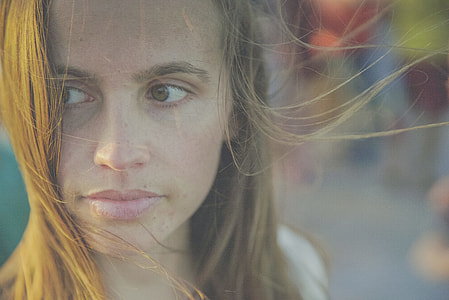 photo of a woman thumbnail