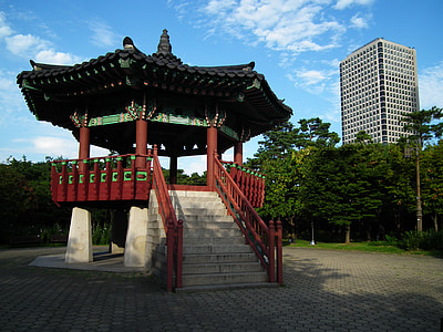 red and black pagoda thumbnail