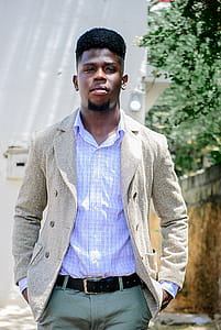 Man Wearing Gray Suit Jacket thumbnail