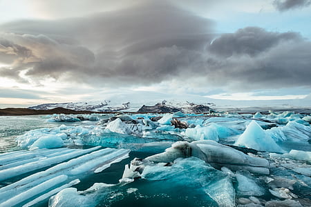 bird's-eye view of icebergs thumbnail