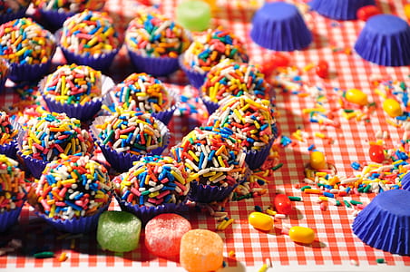 cupcake with candy sprinkles thumbnail