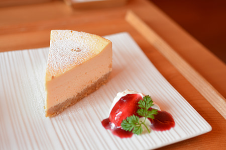 cheese cake on plate thumbnail