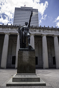 Statue in front of the Tennessee Congress in Nashville thumbnail