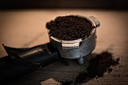 shallow focus photography of gray and black coffee filter thumbnail
