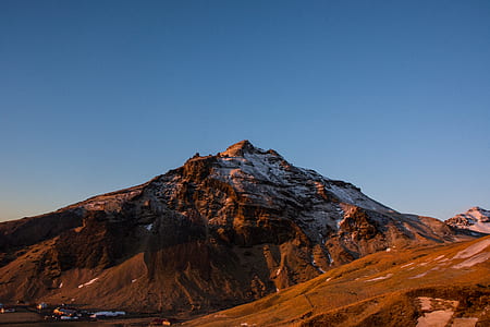 landscape photo of mountain thumbnail