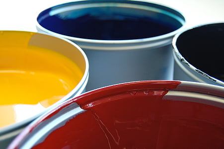 selective focus of four paints thumbnail