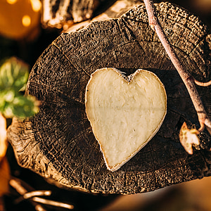 brown heart table thumbnail