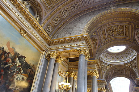gray post beige ceiling thumbnail