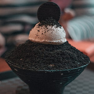 White and Black Cookies and Cream thumbnail