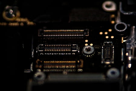 black and gray port thumbnail