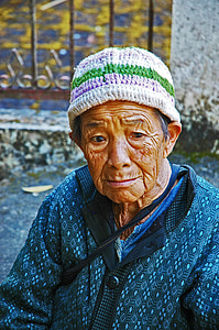 woman wearing knitted beanie thumbnail