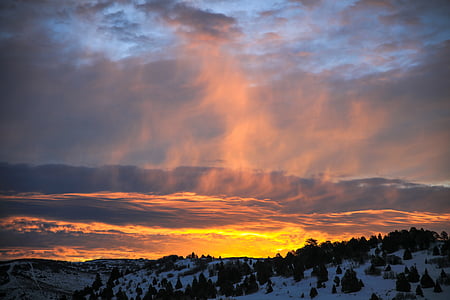 mountains during golden hour thumbnail