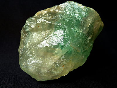 green gemstone photograph thumbnail